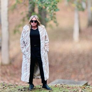 Cream Textured Faux Fur Coat - Large